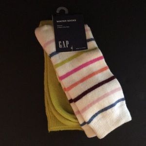 2 pair women’s winter socks